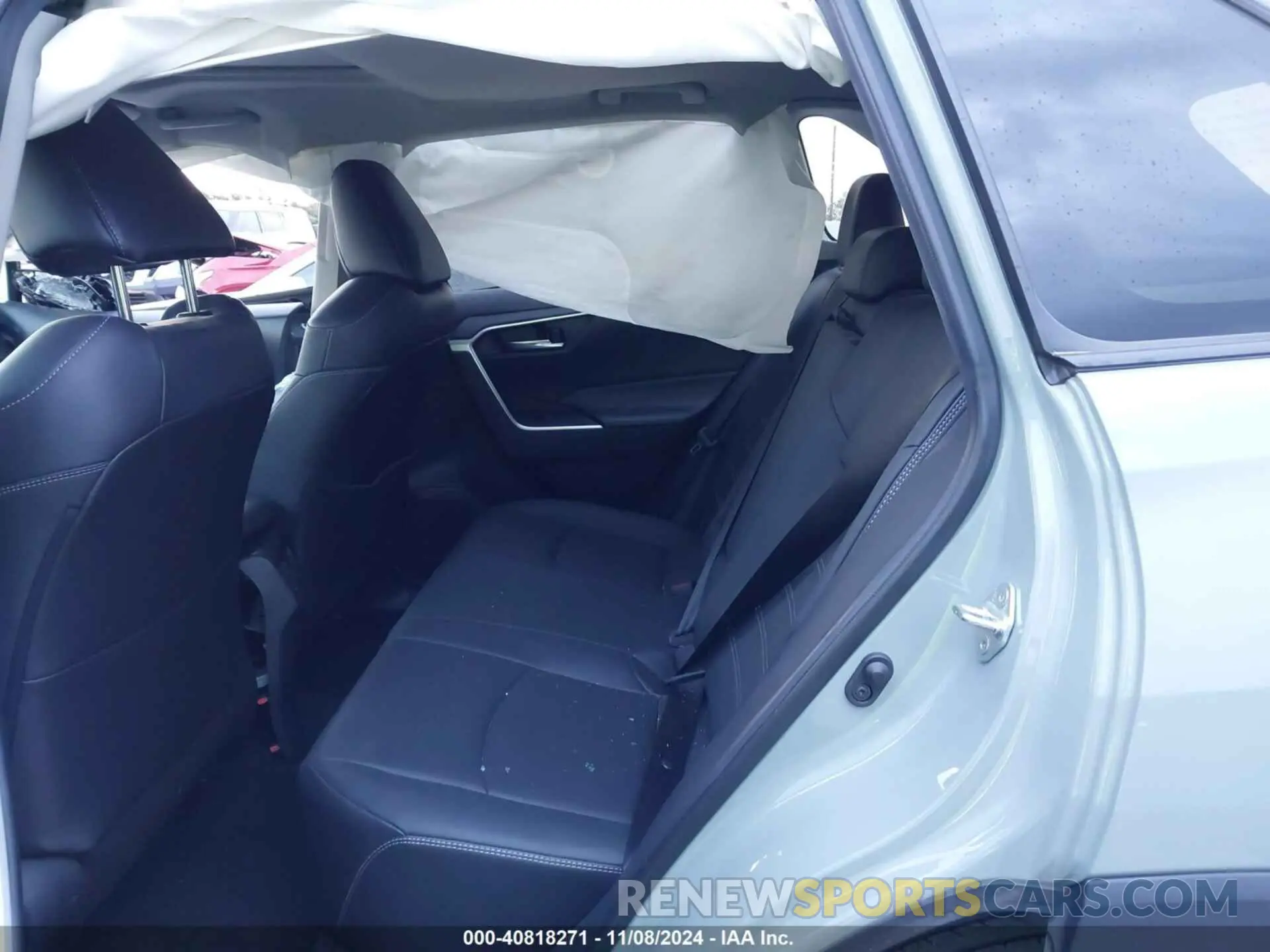 8 Photograph of a damaged car 2T3C1RFV7LW090779 TOYOTA RAV4 2020
