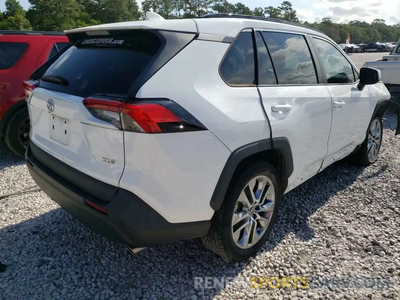 4 Photograph of a damaged car 2T3C1RFV8LC033668 TOYOTA RAV4 2020