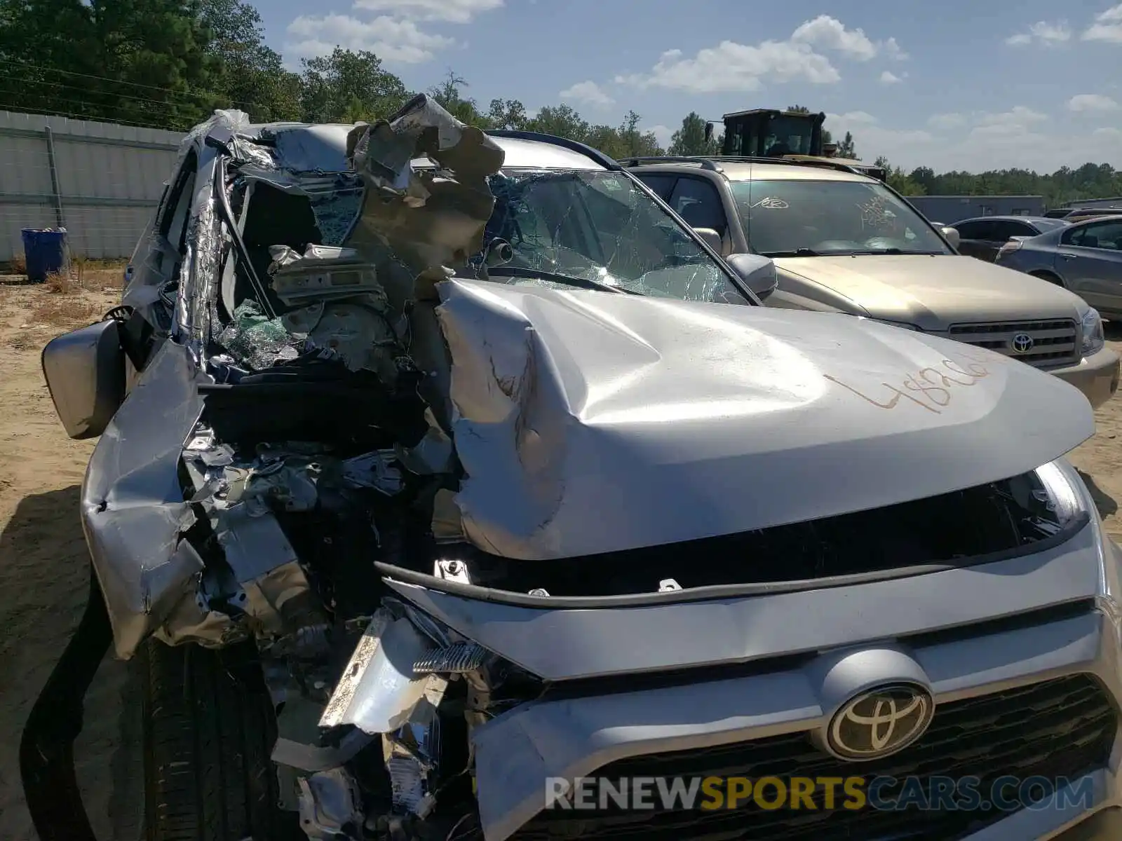 9 Photograph of a damaged car 2T3C1RFV8LC042113 TOYOTA RAV4 2020