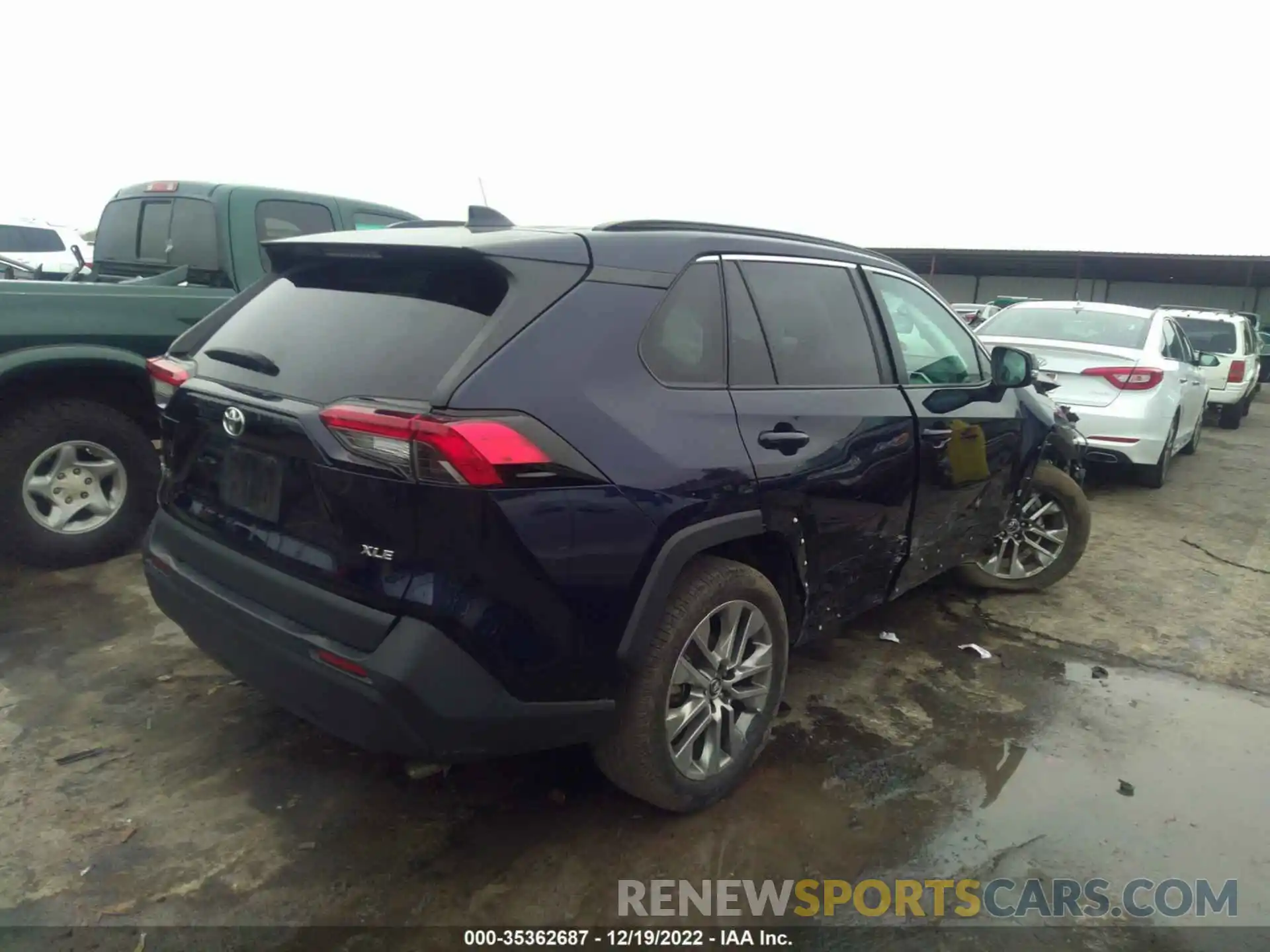 4 Photograph of a damaged car 2T3C1RFV8LW070119 TOYOTA RAV4 2020