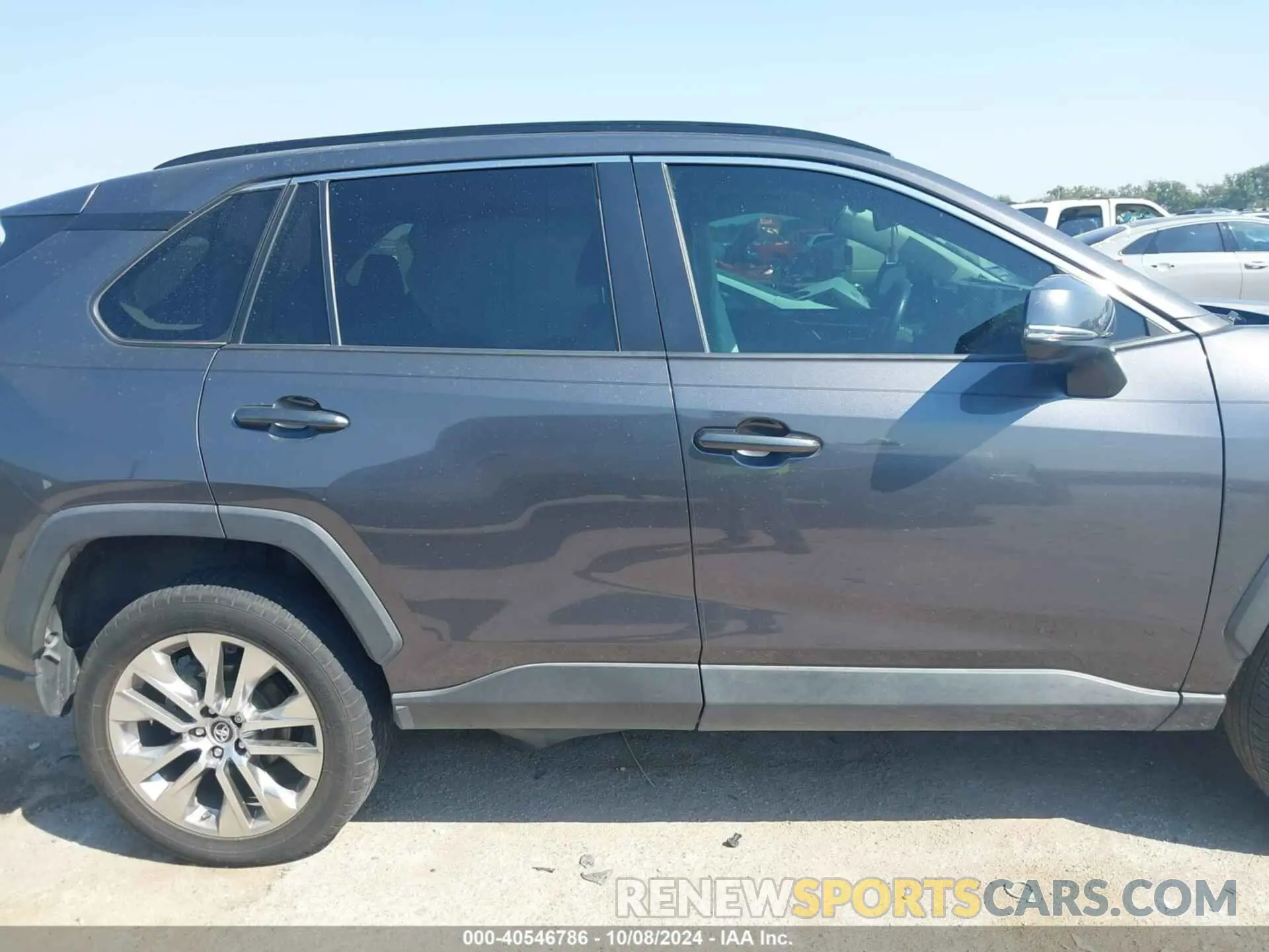 13 Photograph of a damaged car 2T3C1RFV8LW080777 TOYOTA RAV4 2020