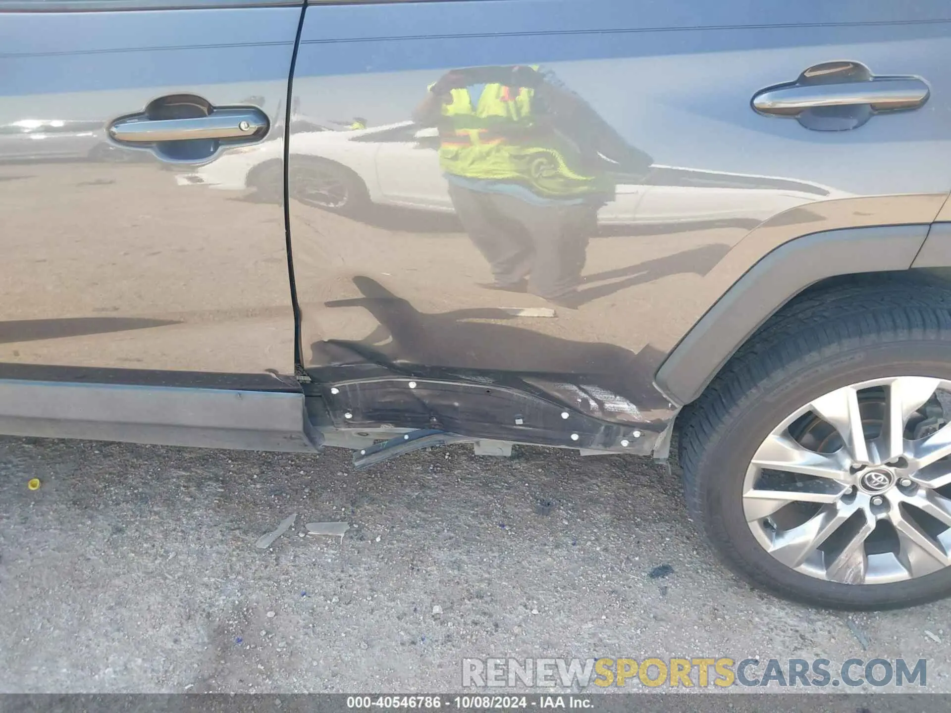 6 Photograph of a damaged car 2T3C1RFV8LW080777 TOYOTA RAV4 2020