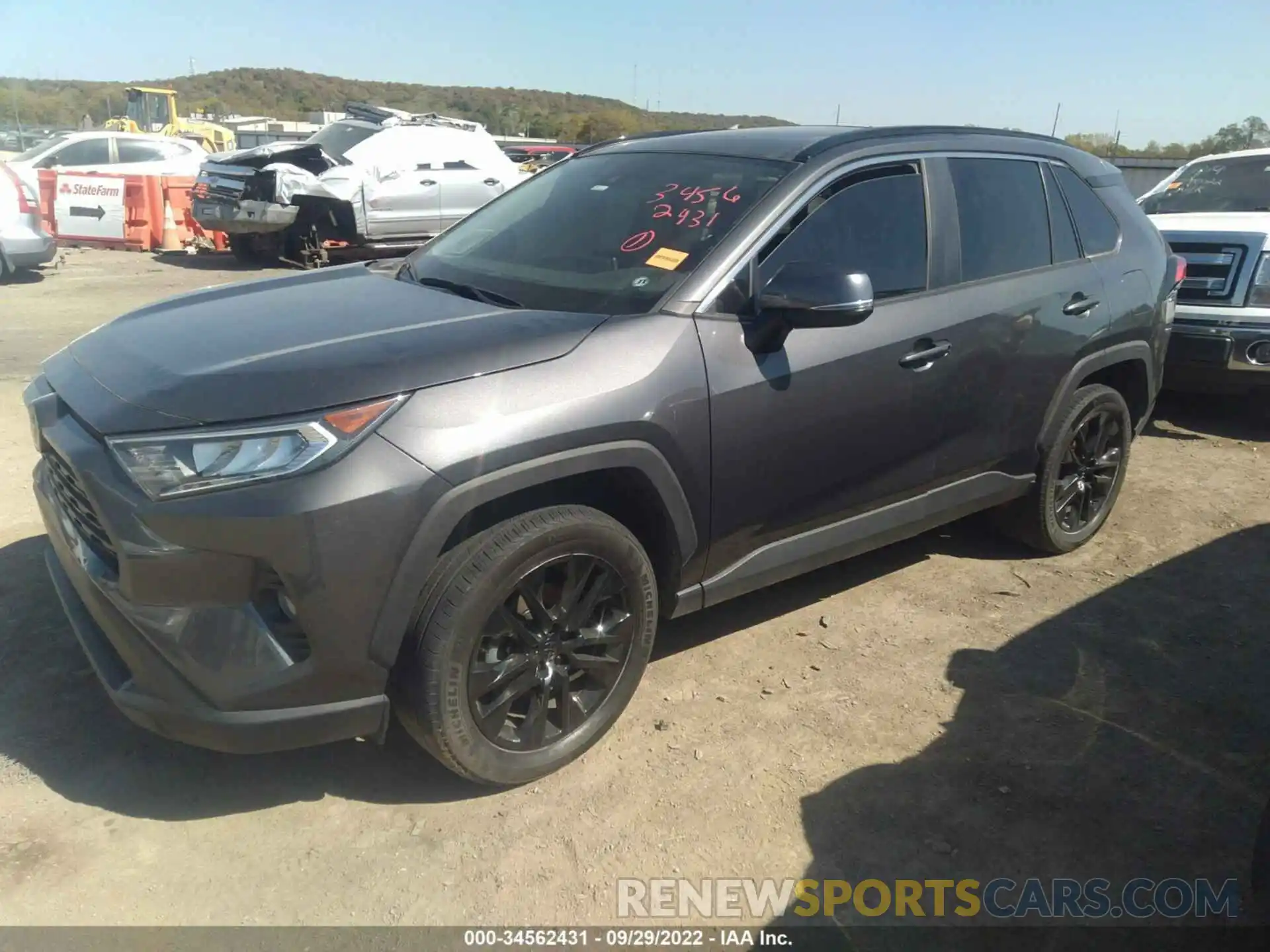 2 Photograph of a damaged car 2T3C1RFV8LW081816 TOYOTA RAV4 2020