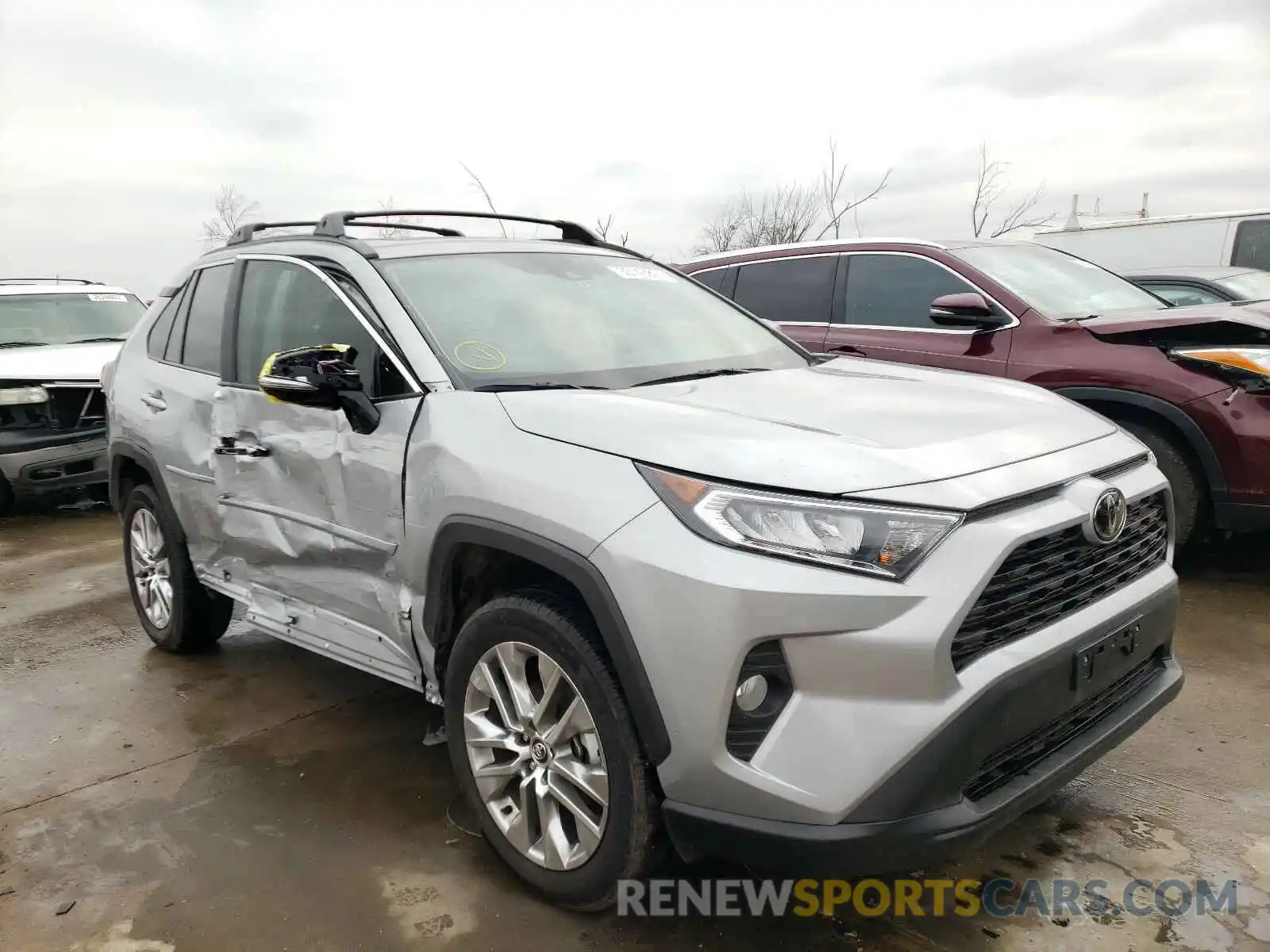 1 Photograph of a damaged car 2T3C1RFV8LW081962 TOYOTA RAV4 2020