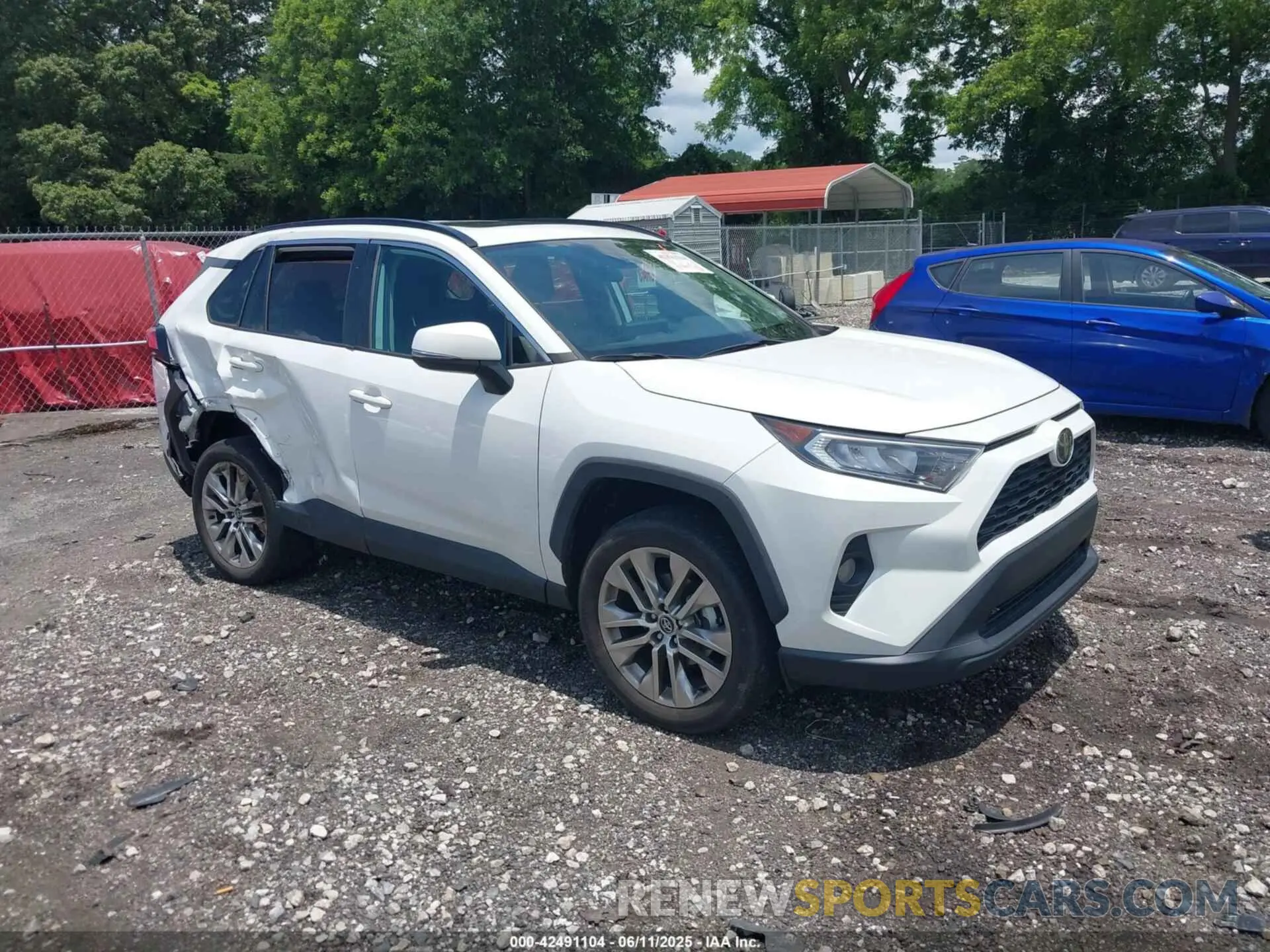 1 Photograph of a damaged car 2T3C1RFV8LW092024 TOYOTA RAV4 2020