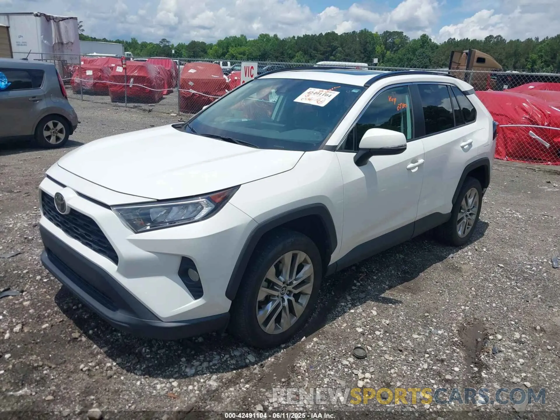 2 Photograph of a damaged car 2T3C1RFV8LW092024 TOYOTA RAV4 2020