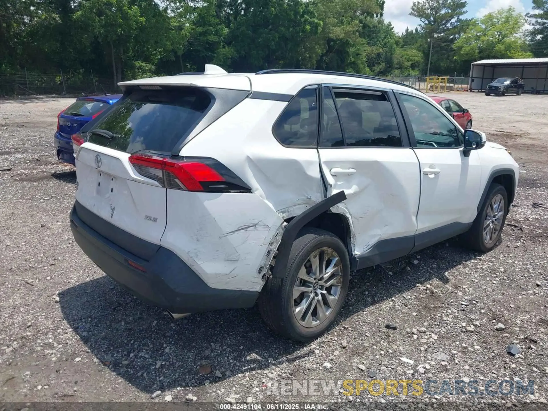 4 Photograph of a damaged car 2T3C1RFV8LW092024 TOYOTA RAV4 2020