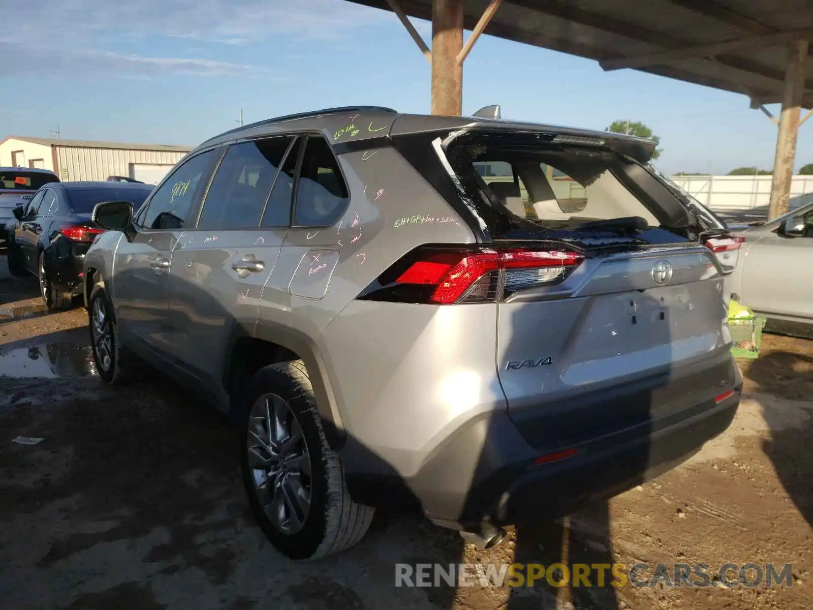 3 Photograph of a damaged car 2T3C1RFVXLC036393 TOYOTA RAV4 2020