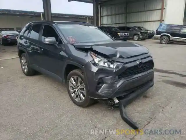 1 Photograph of a damaged car 2T3C1RFVXLC042677 TOYOTA RAV4 2020