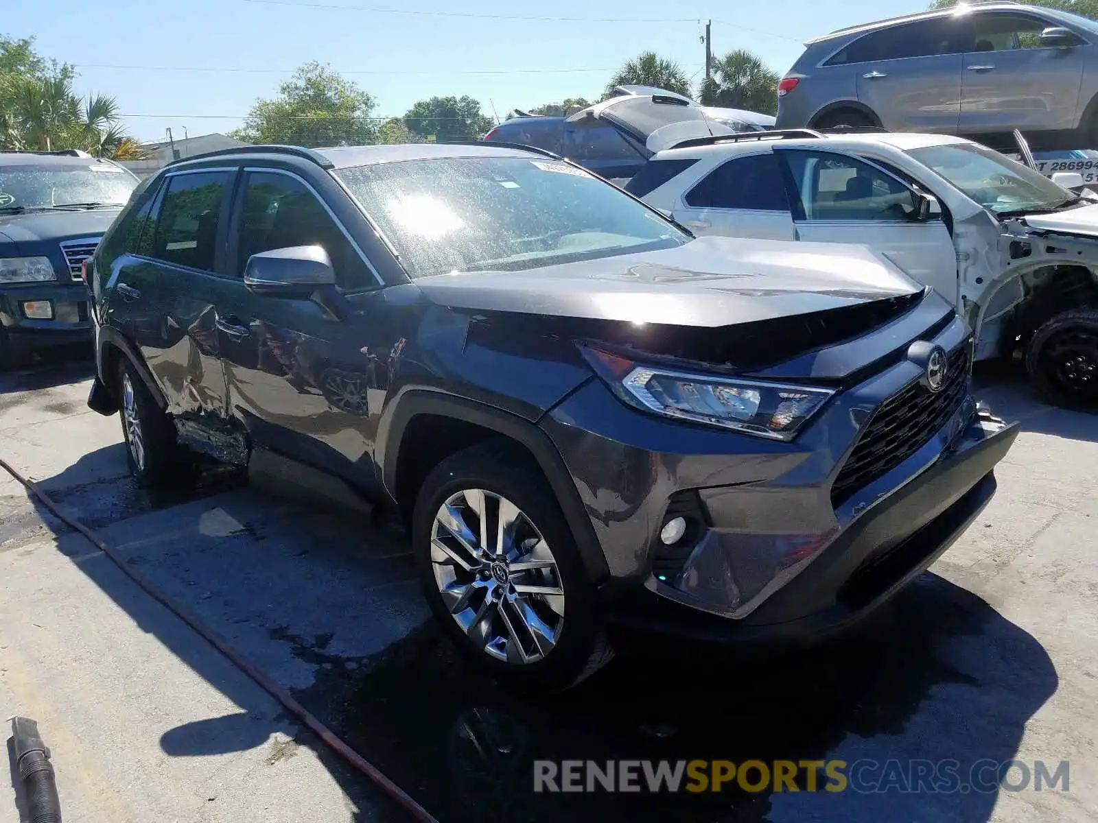 1 Photograph of a damaged car 2T3C1RFVXLC058412 TOYOTA RAV4 2020