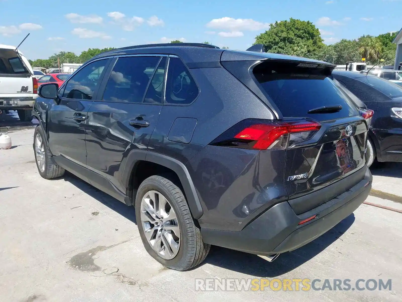 3 Photograph of a damaged car 2T3C1RFVXLC058412 TOYOTA RAV4 2020