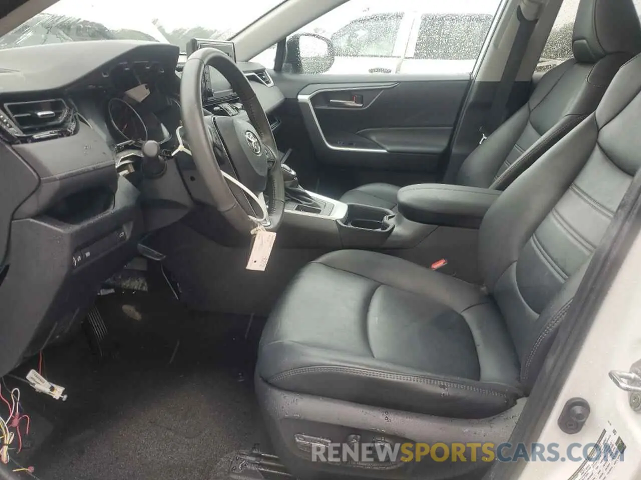 7 Photograph of a damaged car 2T3C1RFVXLC072990 TOYOTA RAV4 2020