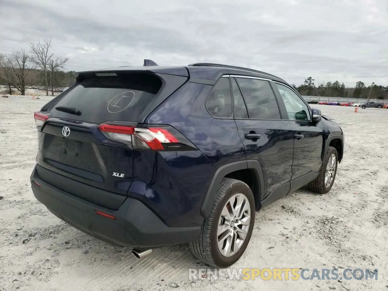 4 Photograph of a damaged car 2T3C1RFVXLC077932 TOYOTA RAV4 2020