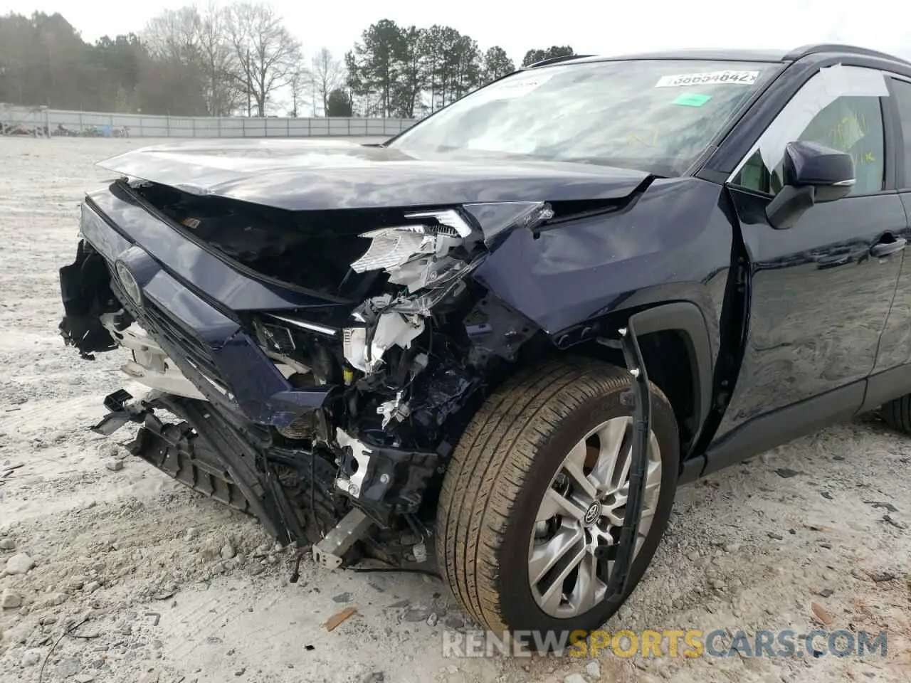 9 Photograph of a damaged car 2T3C1RFVXLC077932 TOYOTA RAV4 2020