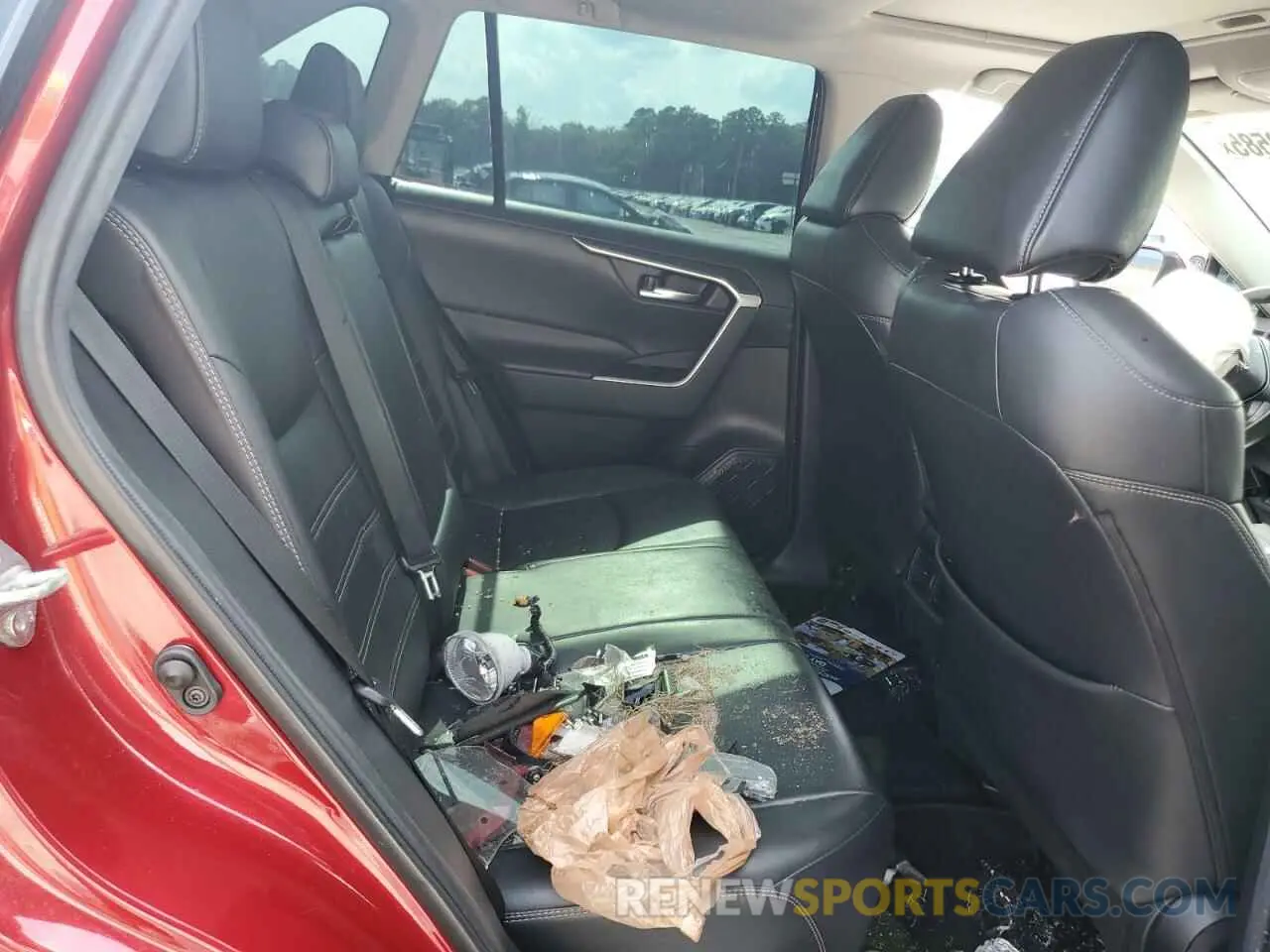11 Photograph of a damaged car 2T3C1RFVXLC078904 TOYOTA RAV4 2020