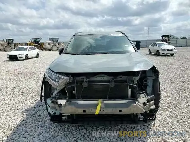 11 Photograph of a damaged car 2T3C1RFVXLW071062 TOYOTA RAV4 2020