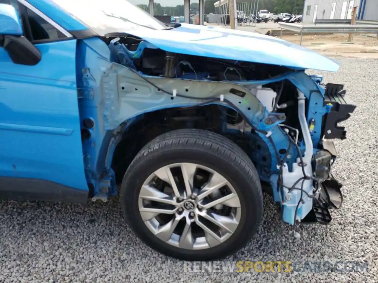 9 Photograph of a damaged car 2T3C1RFVXLW094681 TOYOTA RAV4 2020