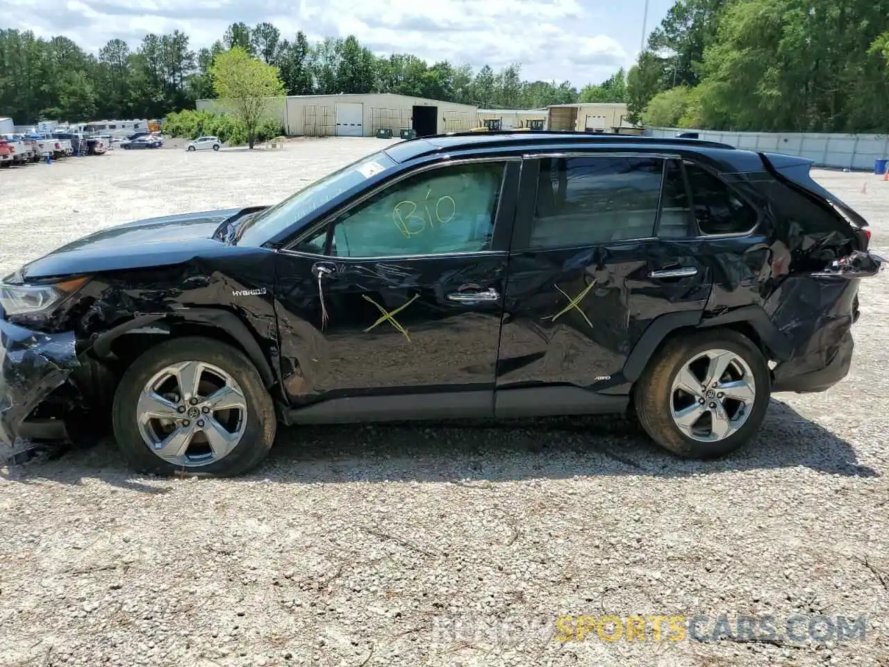 9 Photograph of a damaged car 2T3DWRFV0LW052252 TOYOTA RAV4 2020