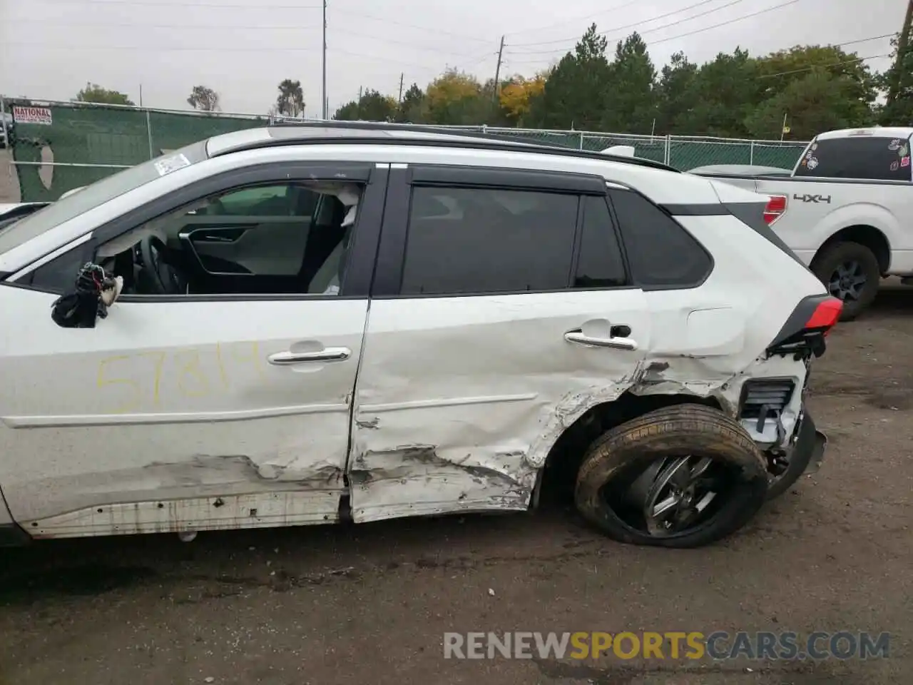 9 Photograph of a damaged car 2T3DWRFV0LW063221 TOYOTA RAV4 2020