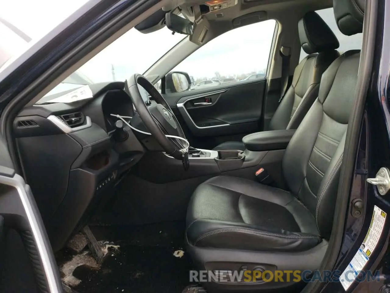 7 Photograph of a damaged car 2T3DWRFV2LW099962 TOYOTA RAV4 2020