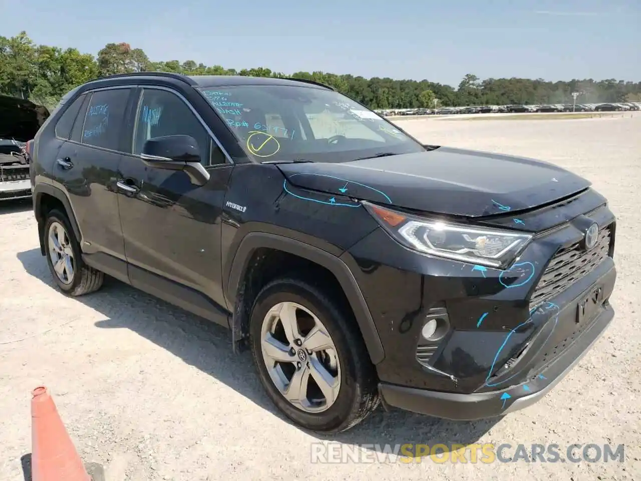 1 Photograph of a damaged car 2T3DWRFV5LW052277 TOYOTA RAV4 2020