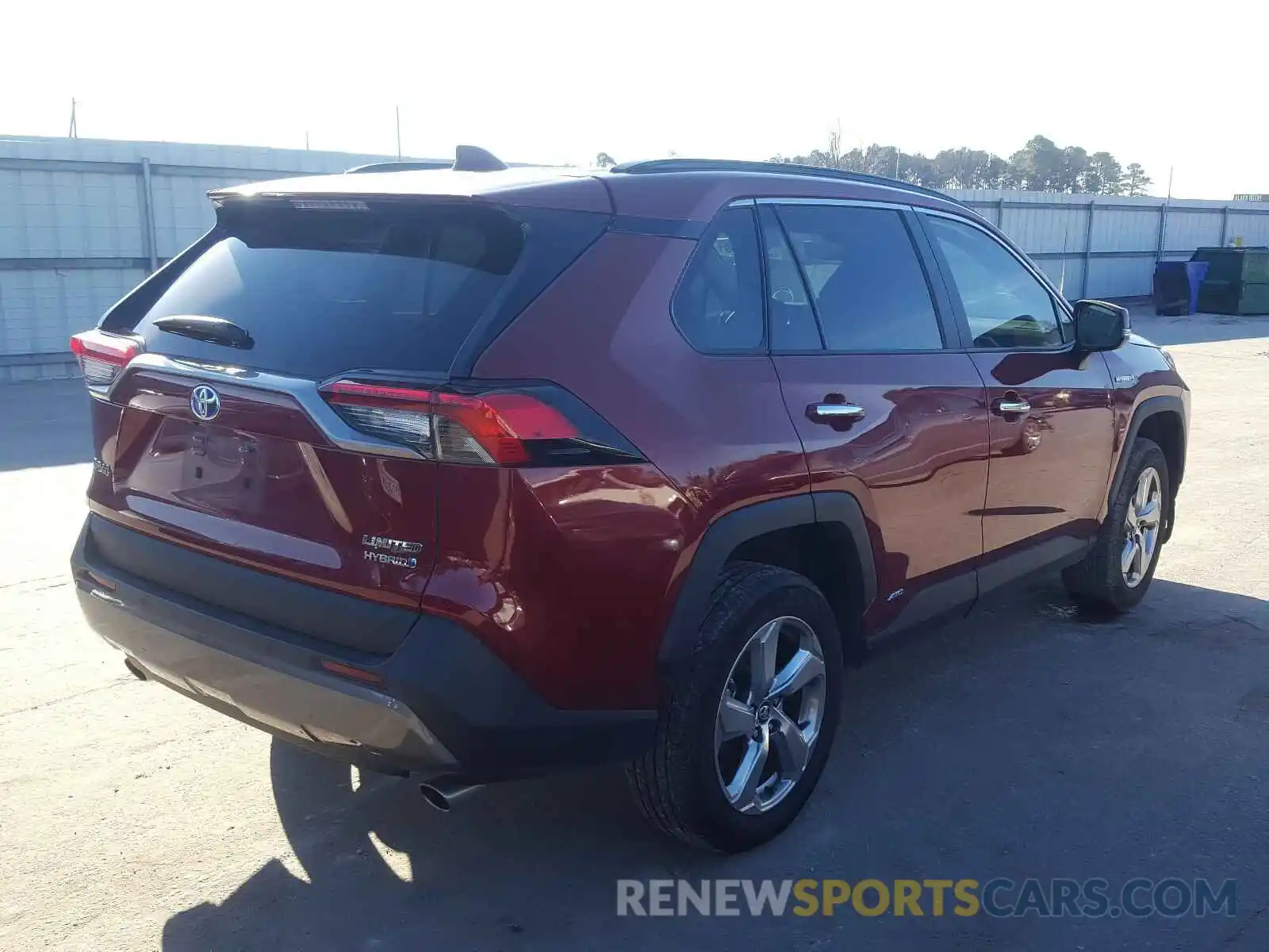 4 Photograph of a damaged car 2T3DWRFV5LW054739 TOYOTA RAV4 2020