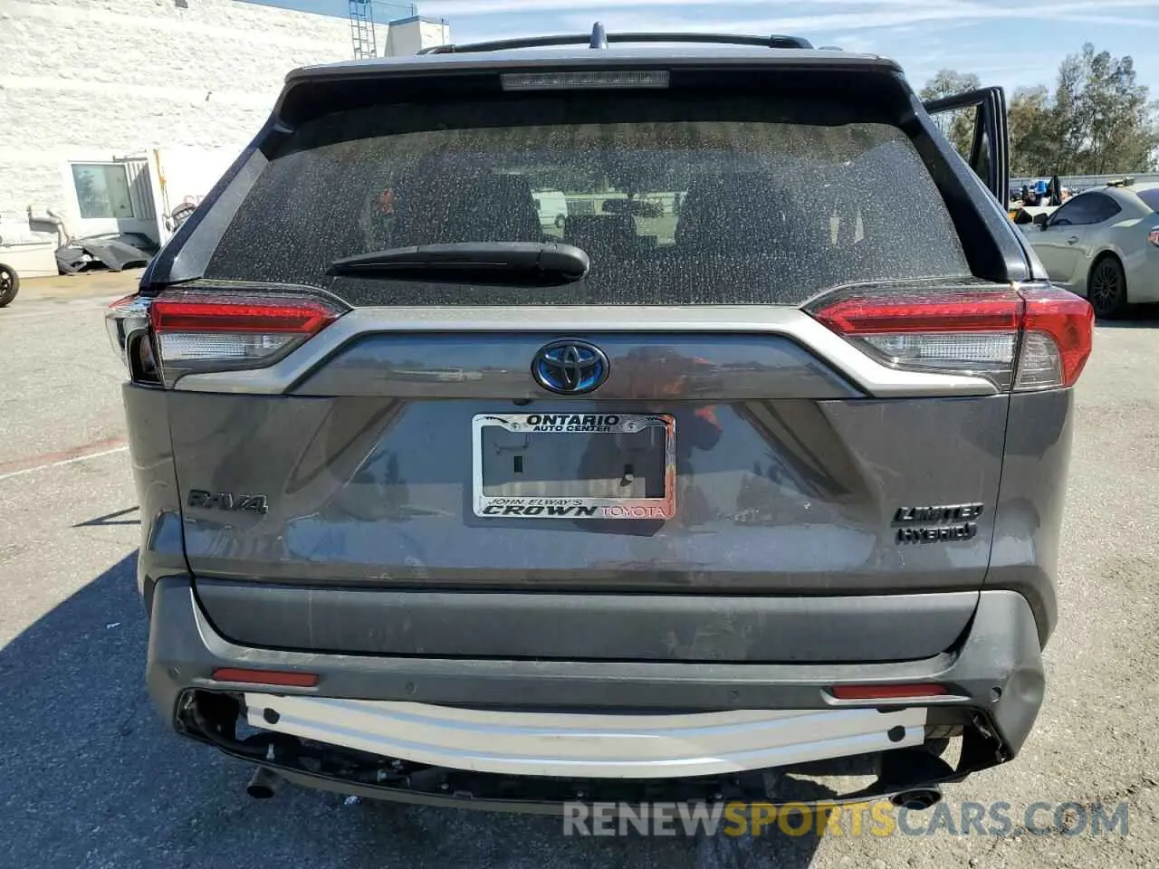 6 Photograph of a damaged car 2T3DWRFV7LW071543 TOYOTA RAV4 2020