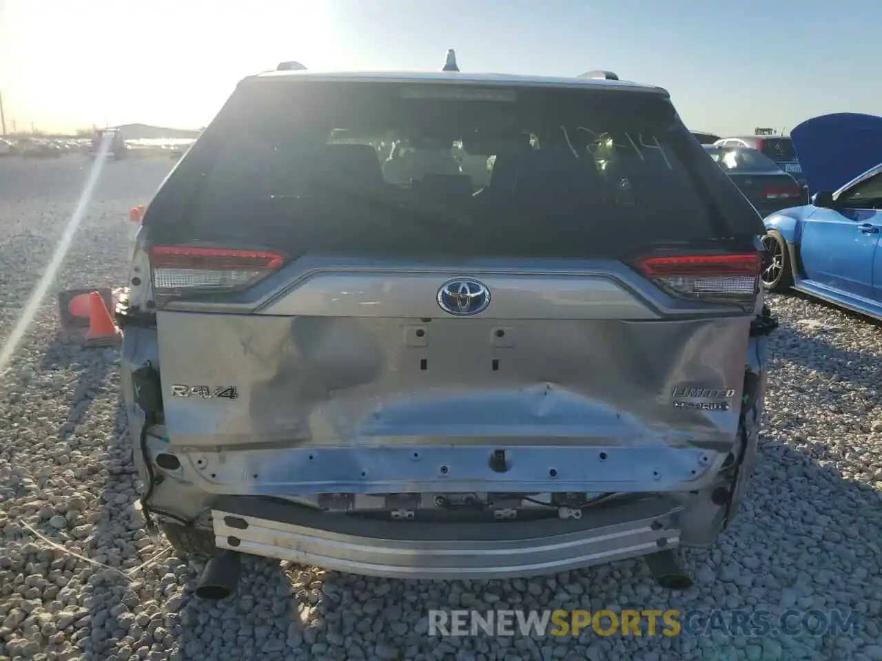 6 Photograph of a damaged car 2T3DWRFV8LW074919 TOYOTA RAV4 2020