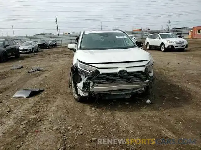 11 Photograph of a damaged car 2T3DWRFVXLW068930 TOYOTA RAV4 2020