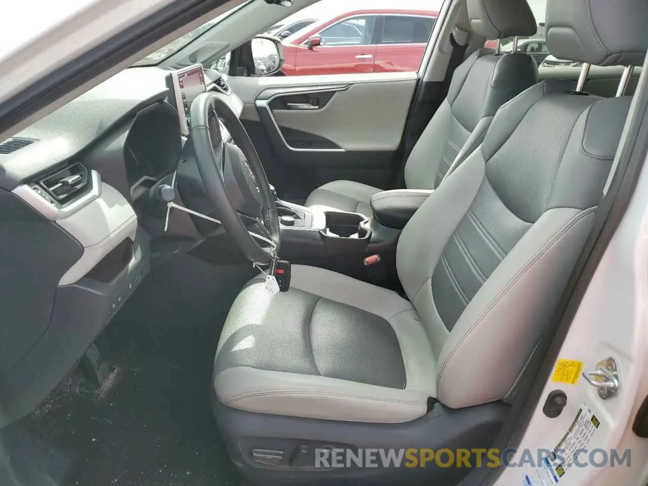 7 Photograph of a damaged car 2T3DWRFVXLW068930 TOYOTA RAV4 2020