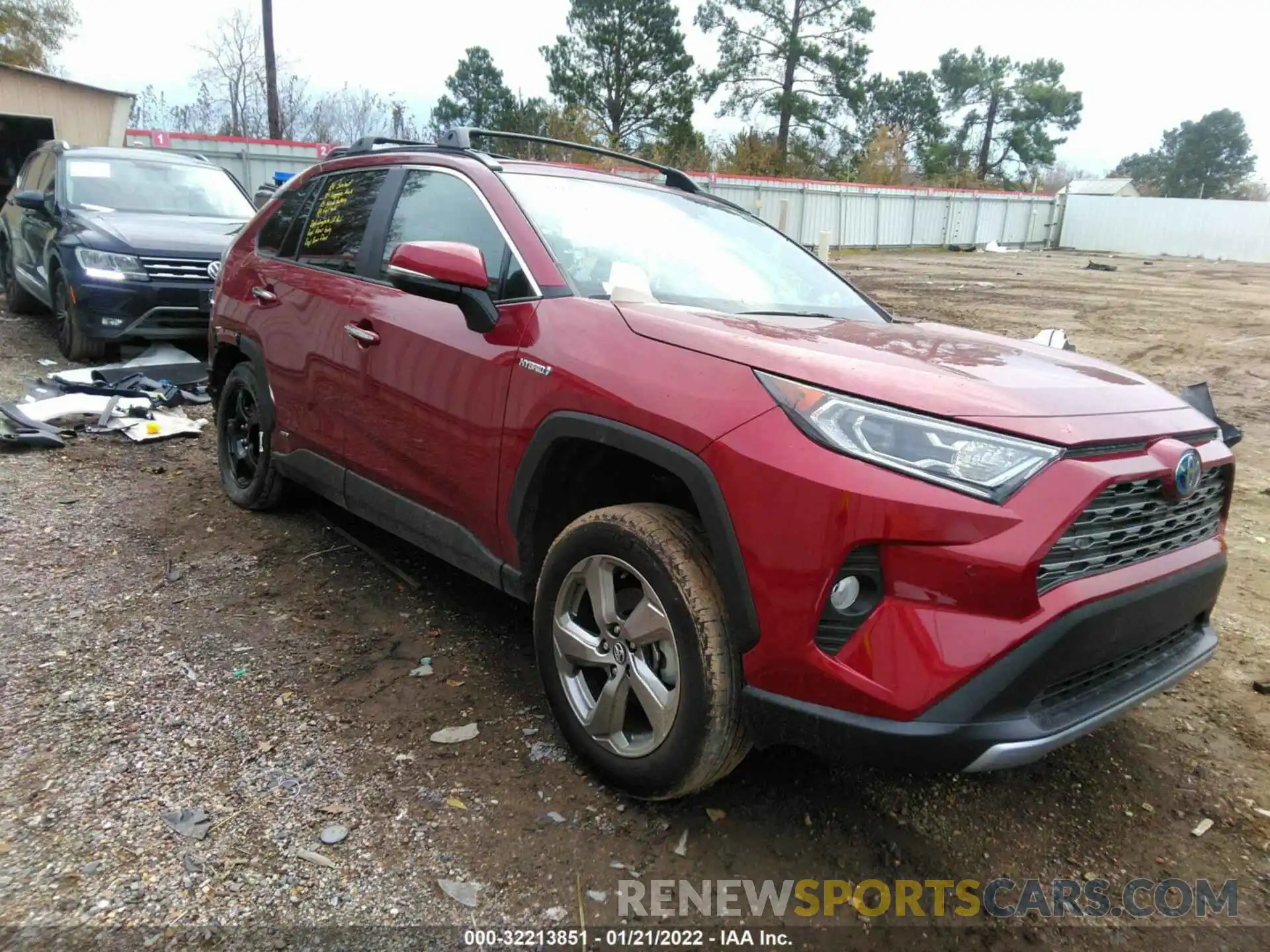 1 Photograph of a damaged car 2T3DWRFVXLW070466 TOYOTA RAV4 2020