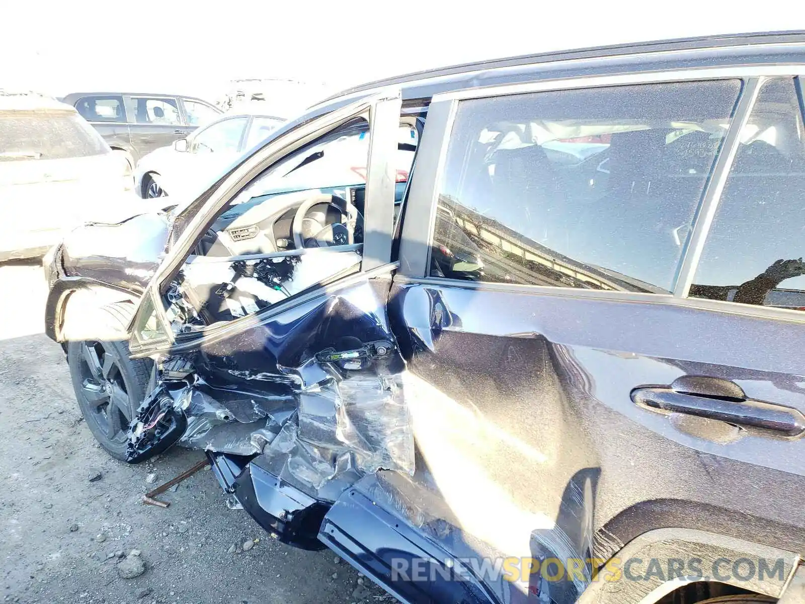 10 Photograph of a damaged car 2T3E6RFV0LW001676 TOYOTA RAV4 2020