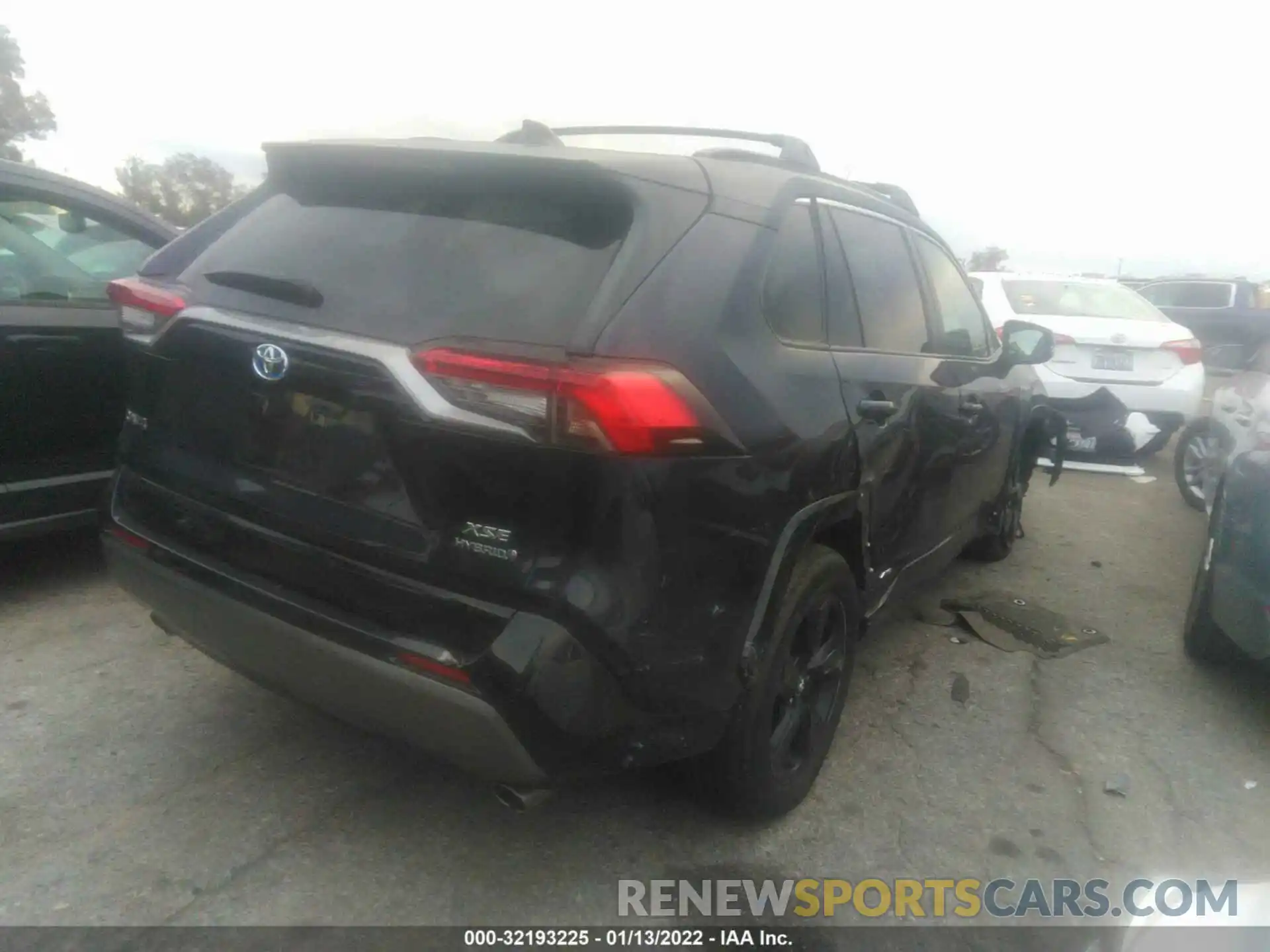 4 Photograph of a damaged car 2T3E6RFV0LW001824 TOYOTA RAV4 2020