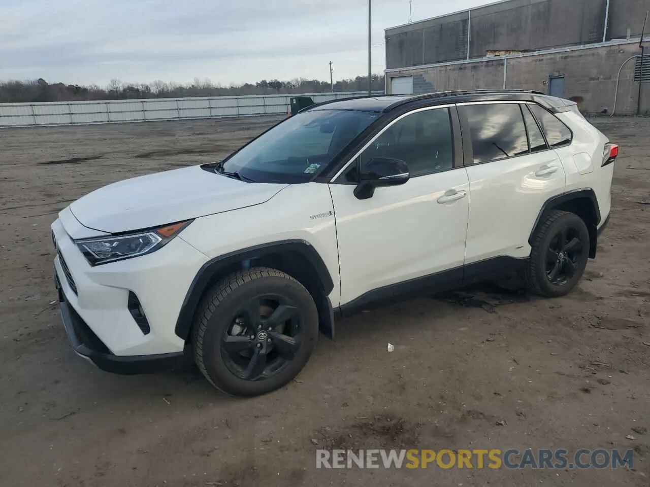 1 Photograph of a damaged car 2T3E6RFV1LW002030 TOYOTA RAV4 2020