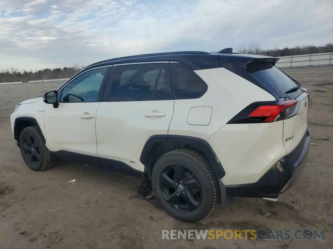 2 Photograph of a damaged car 2T3E6RFV1LW002030 TOYOTA RAV4 2020