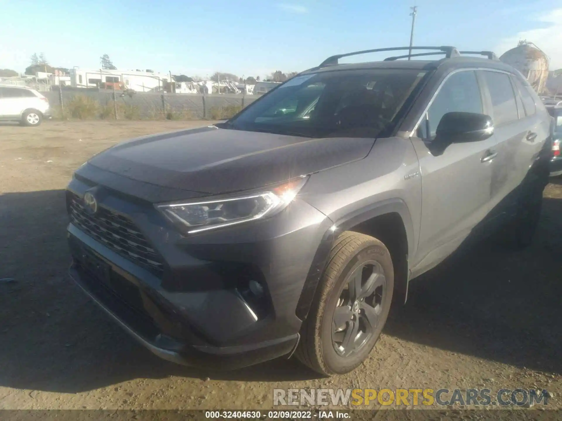 2 Photograph of a damaged car 2T3E6RFV4LW001633 TOYOTA RAV4 2020