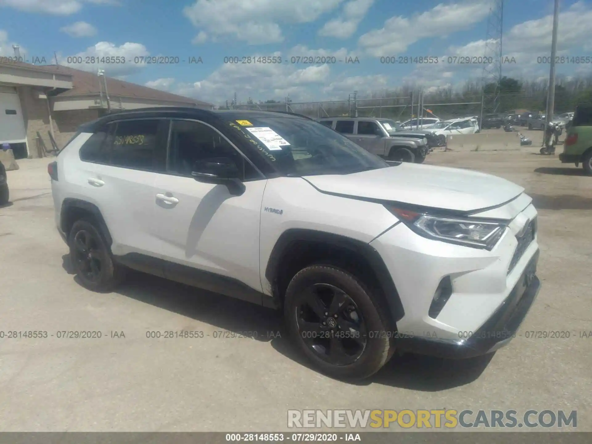 1 Photograph of a damaged car 2T3EWRFV0LW066110 TOYOTA RAV4 2020