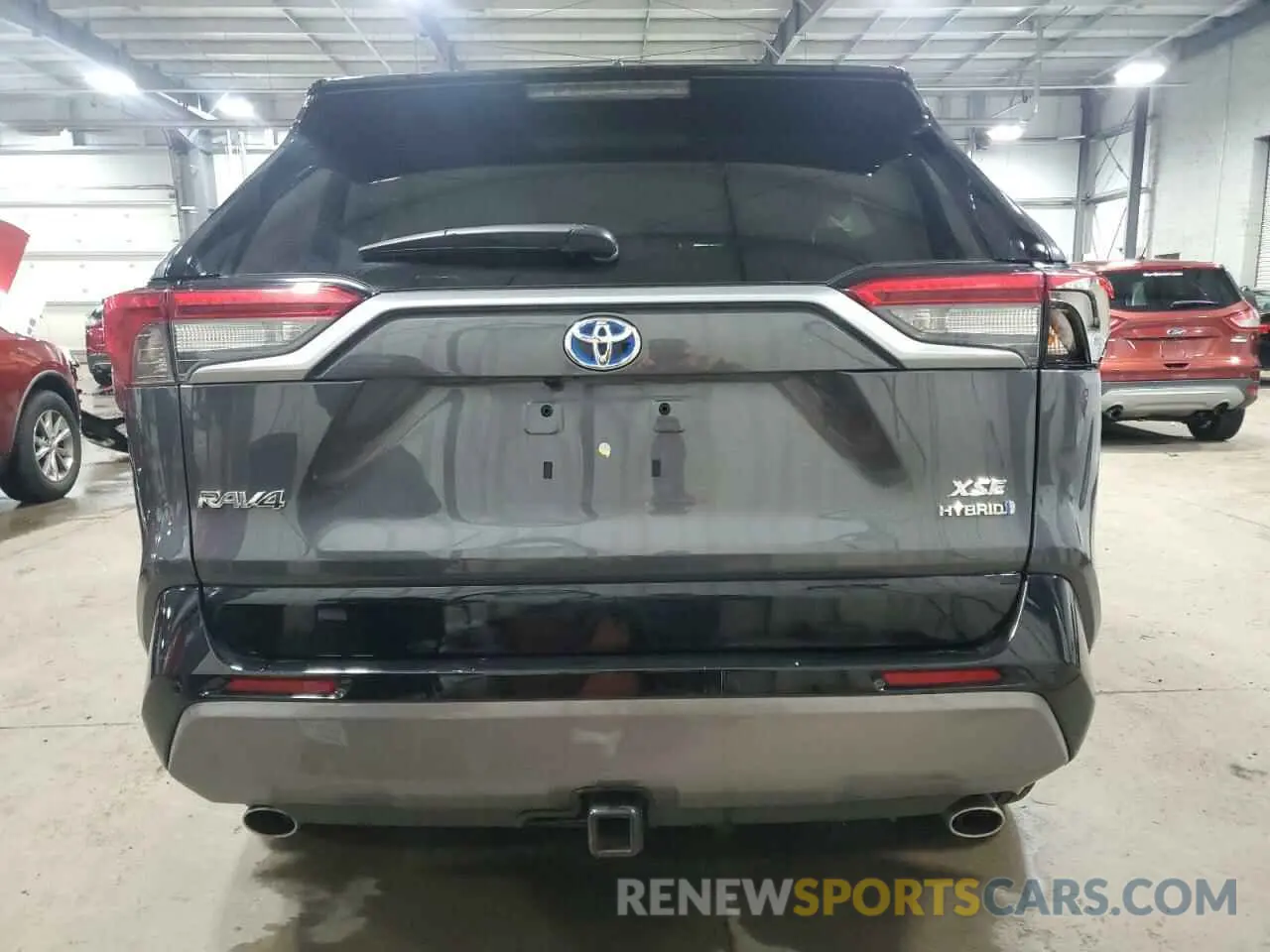 6 Photograph of a damaged car 2T3EWRFV0LW066513 TOYOTA RAV4 2020