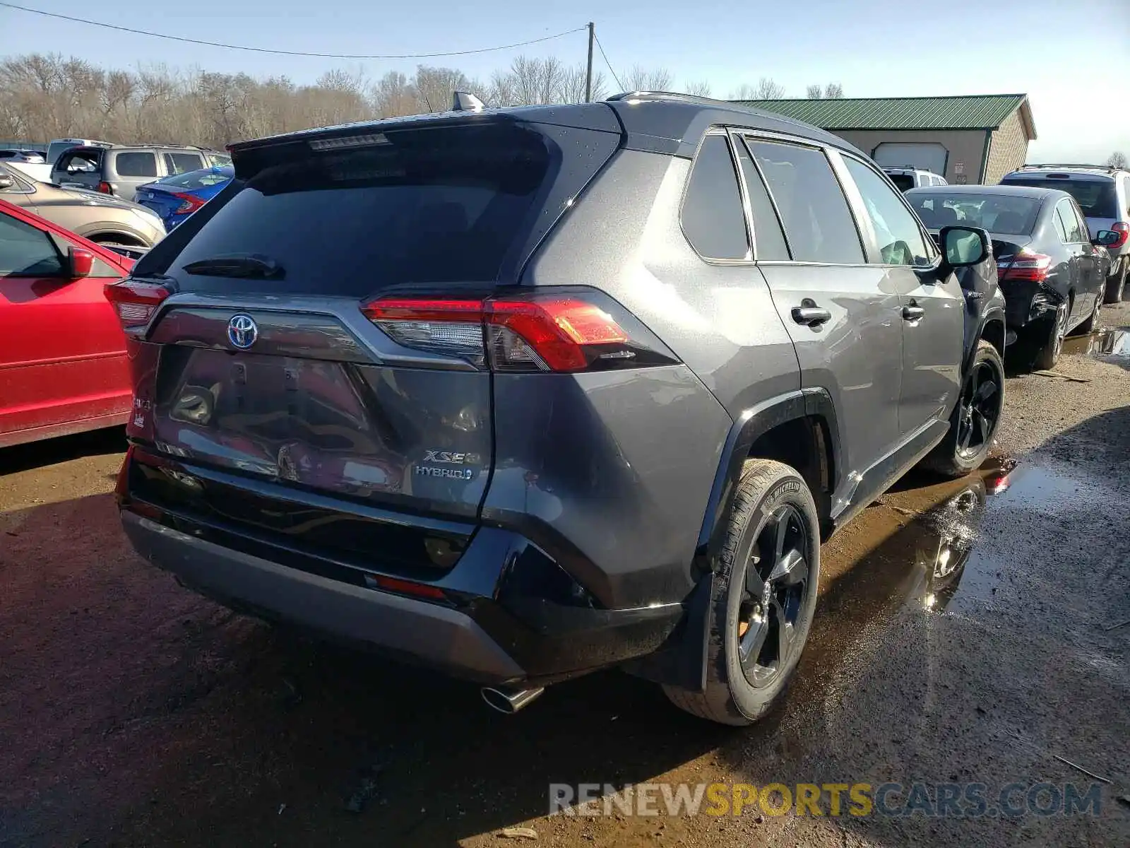 4 Photograph of a damaged car 2T3EWRFV0LW069539 TOYOTA RAV4 2020