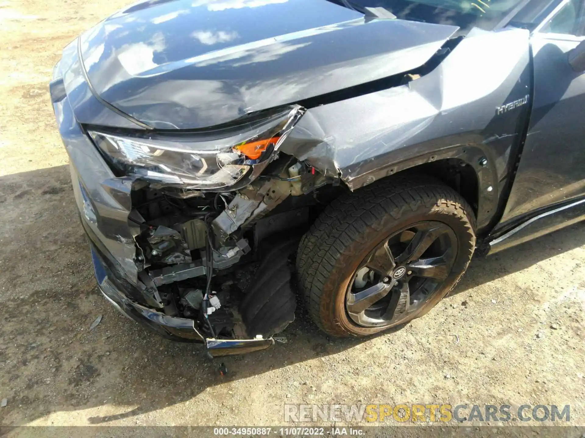 6 Photograph of a damaged car 2T3EWRFV1LW061112 TOYOTA RAV4 2020