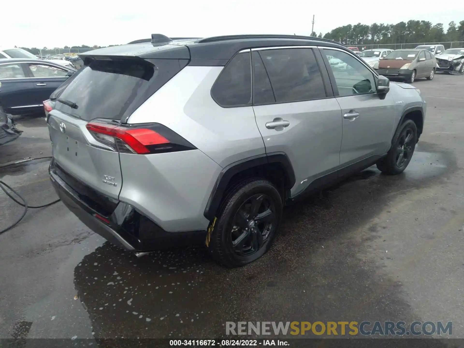 4 Photograph of a damaged car 2T3EWRFV1LW076063 TOYOTA RAV4 2020