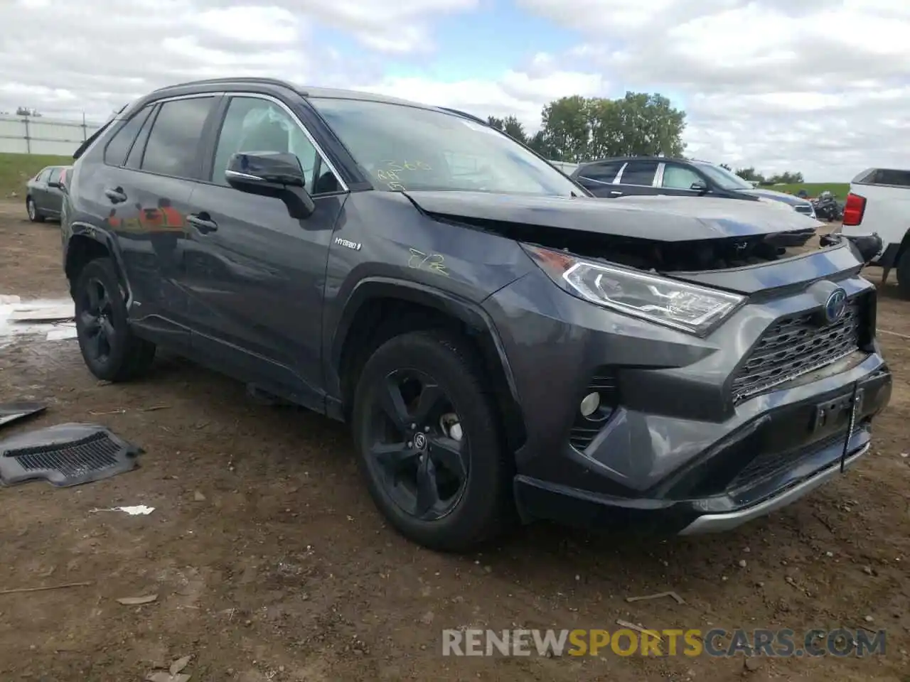 1 Photograph of a damaged car 2T3EWRFV1LW085829 TOYOTA RAV4 2020