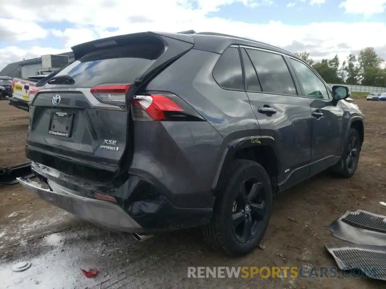 4 Photograph of a damaged car 2T3EWRFV1LW085829 TOYOTA RAV4 2020