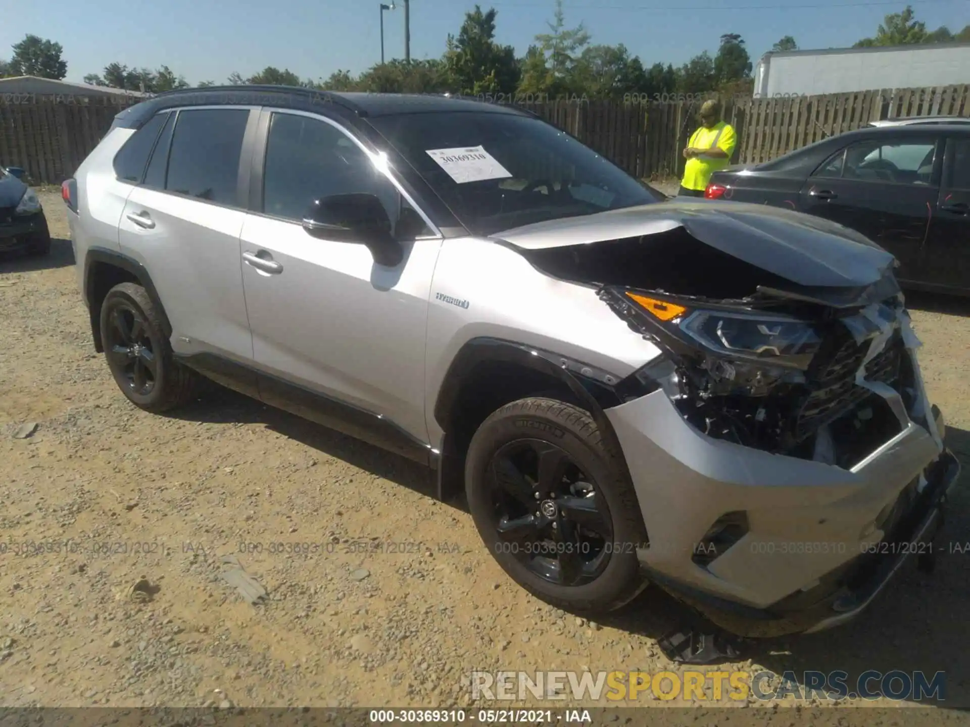 1 Photograph of a damaged car 2T3EWRFV1LW091727 TOYOTA RAV4 2020