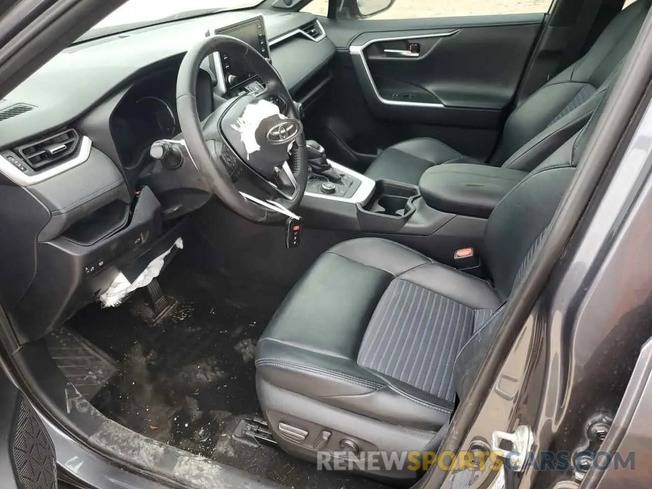 7 Photograph of a damaged car 2T3EWRFV1LW099553 TOYOTA RAV4 2020