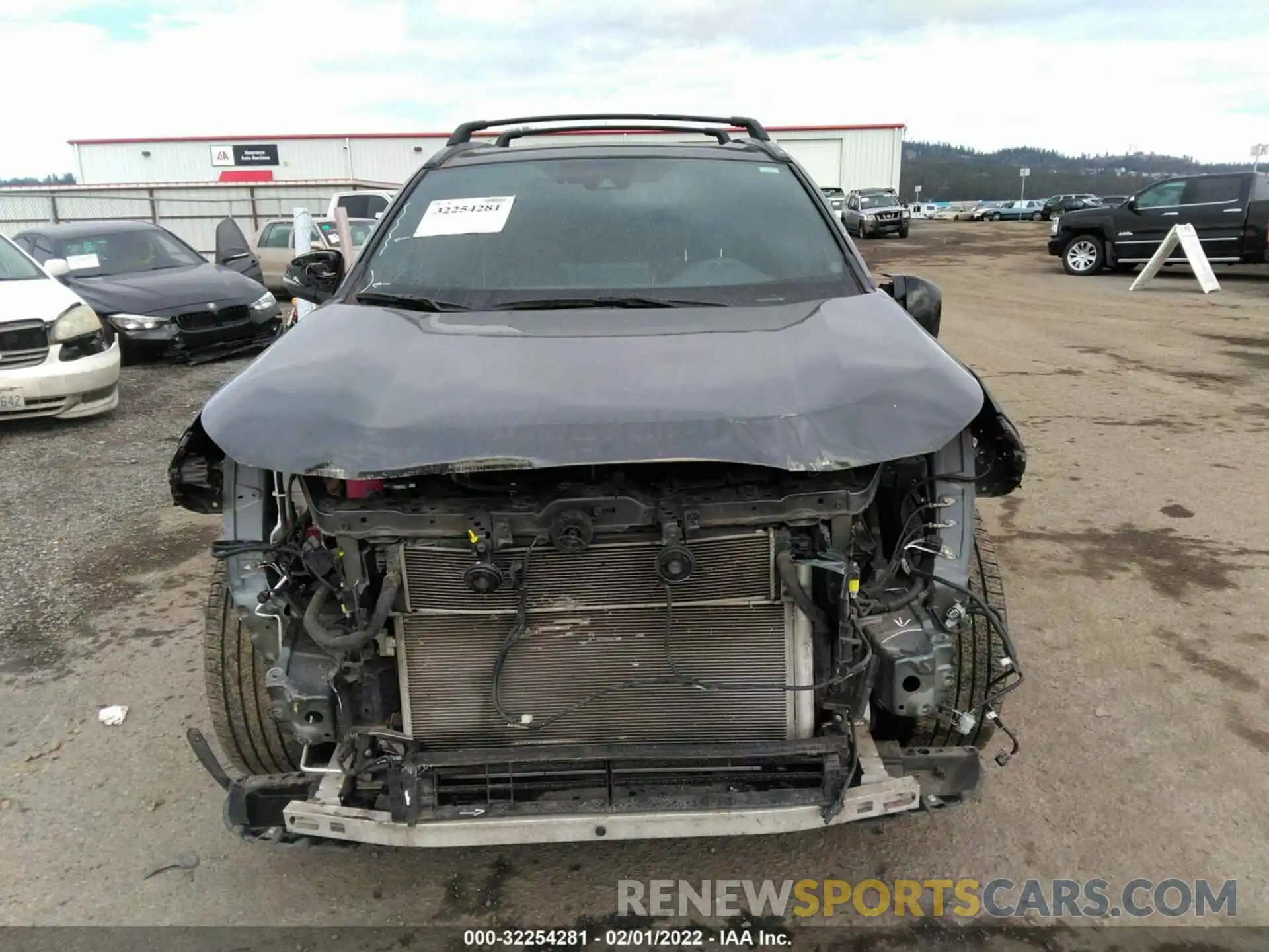 6 Photograph of a damaged car 2T3EWRFV3LW082849 TOYOTA RAV4 2020