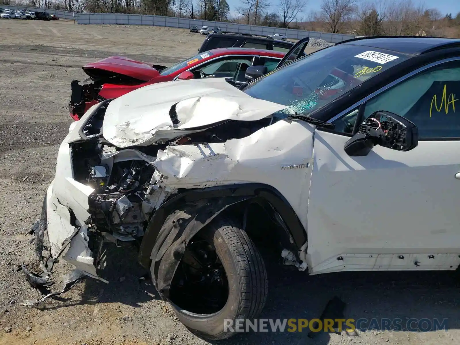 9 Photograph of a damaged car 2T3EWRFV4LW050377 TOYOTA RAV4 2020