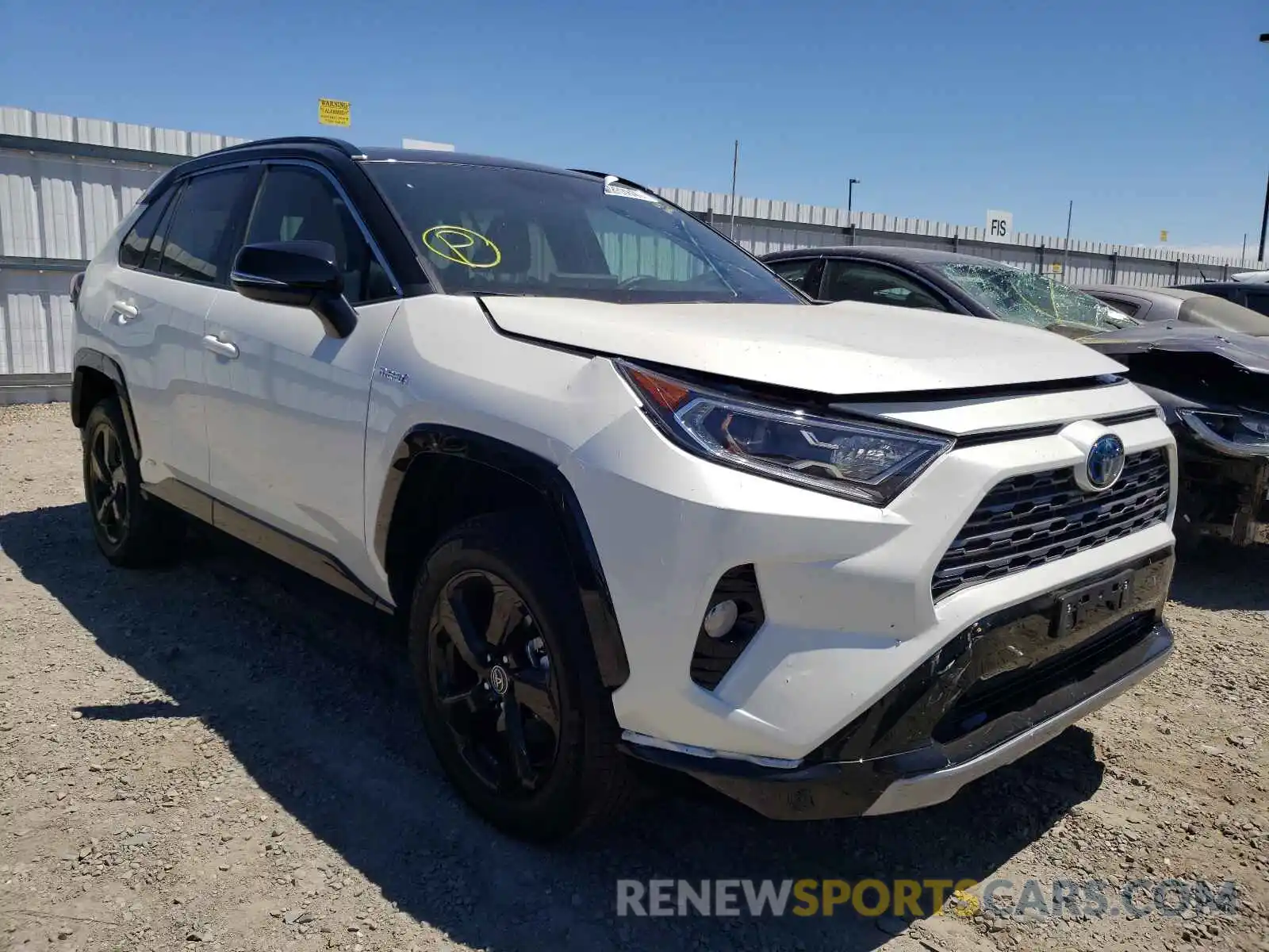 1 Photograph of a damaged car 2T3EWRFV4LW072363 TOYOTA RAV4 2020