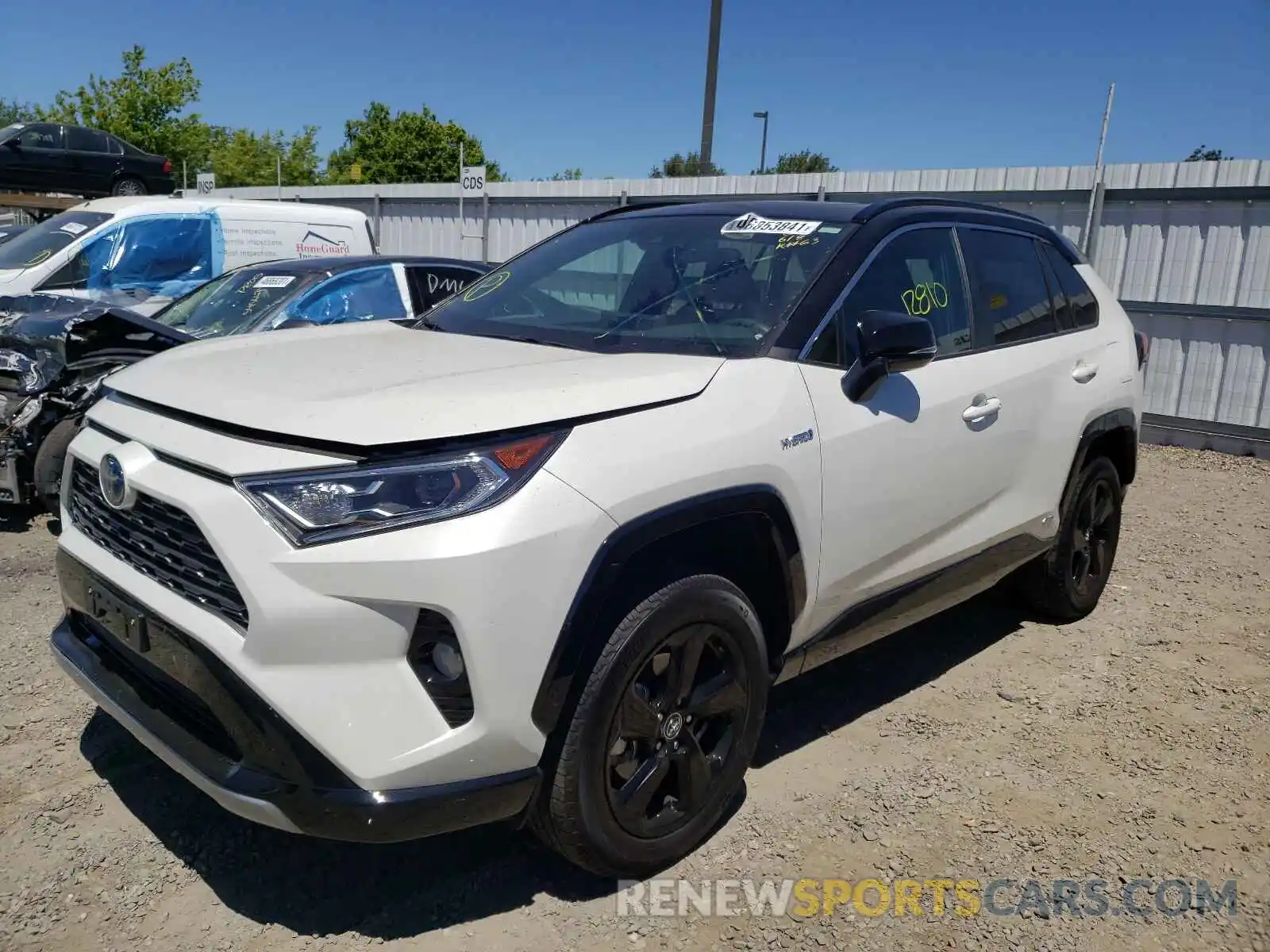 2 Photograph of a damaged car 2T3EWRFV4LW072363 TOYOTA RAV4 2020