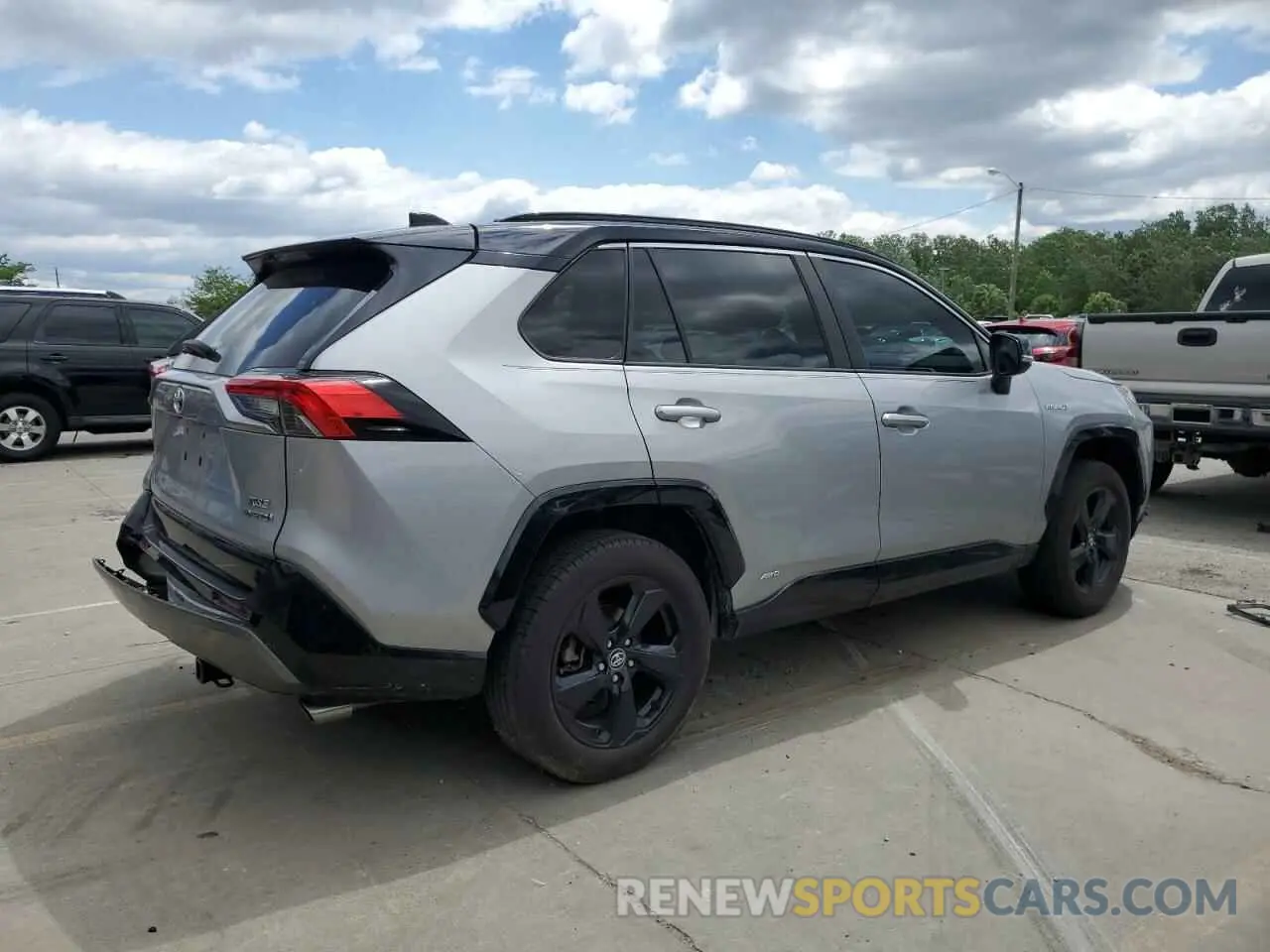 3 Photograph of a damaged car 2T3EWRFV4LW075196 TOYOTA RAV4 2020